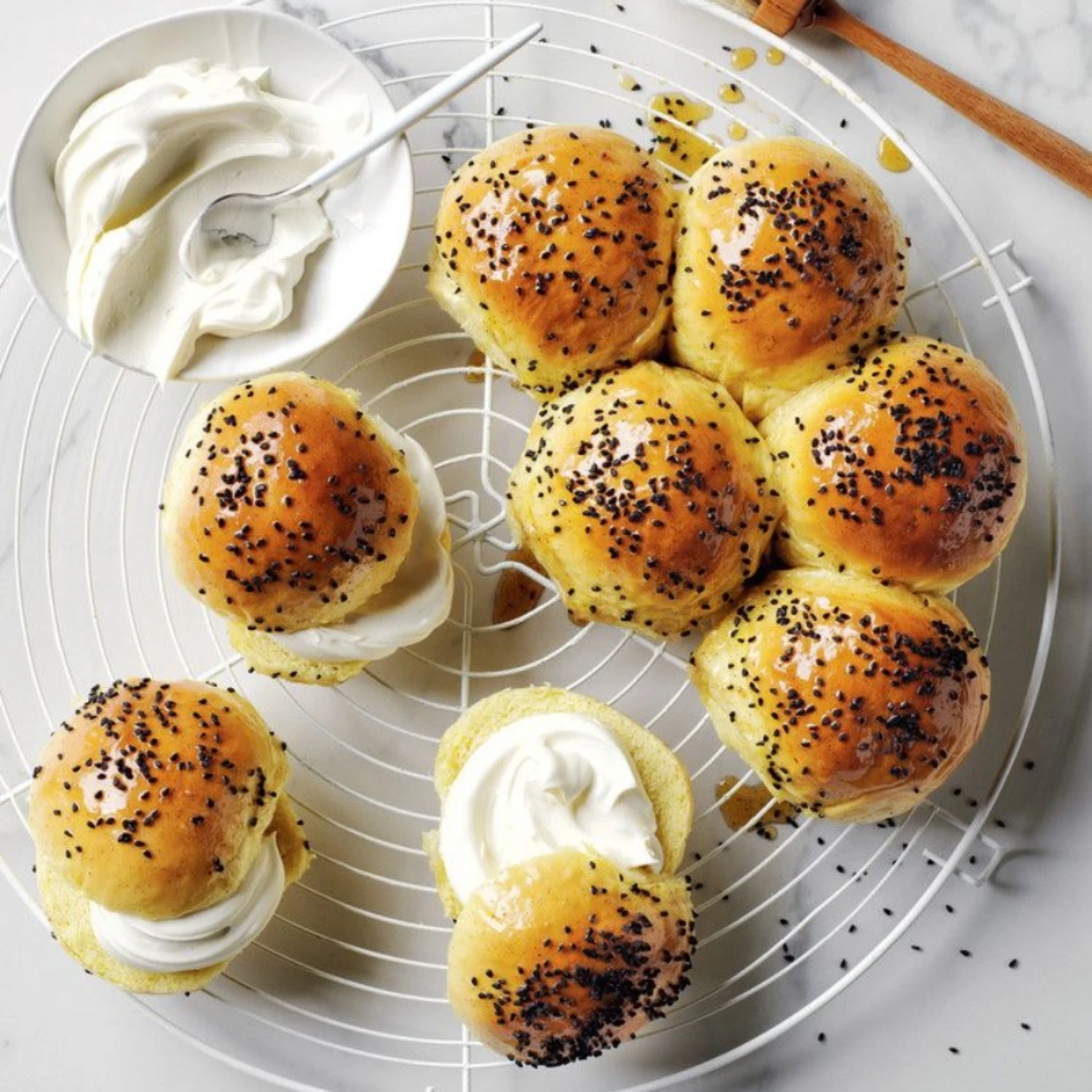 ميني بريوش اللبنة والجبن
